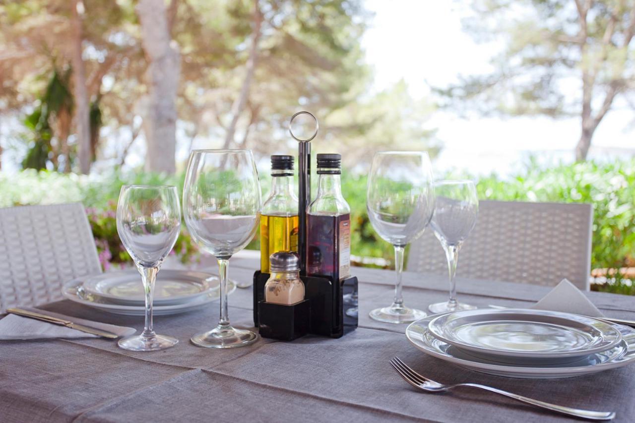 Apartamentos Club Cala Azul Sant Carles de Peralta Eksteriør bilde